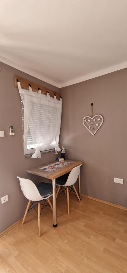 Apartmani Dutkovic วรอสกา ภายนอก รูปภาพ